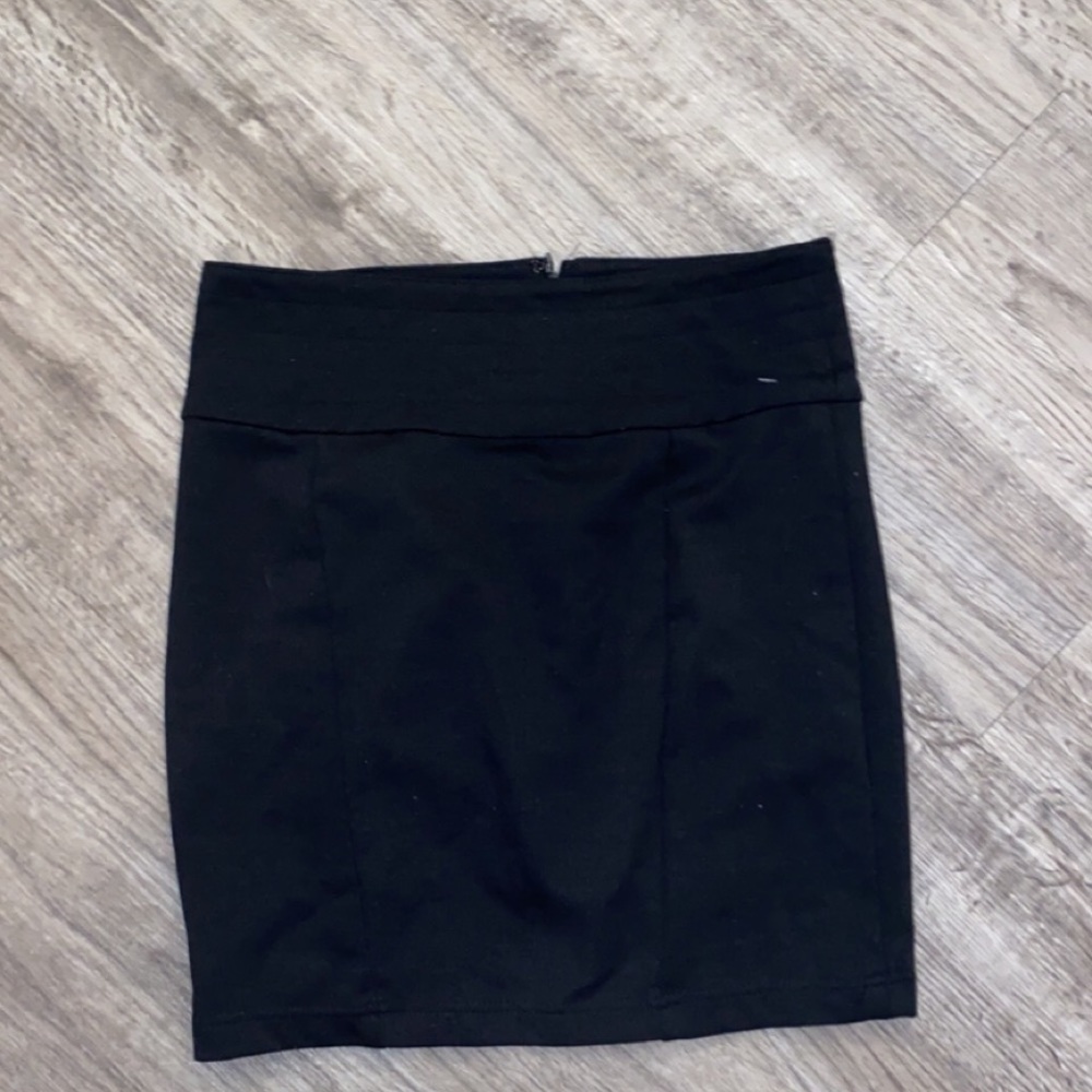 Kardashian skirt size medium